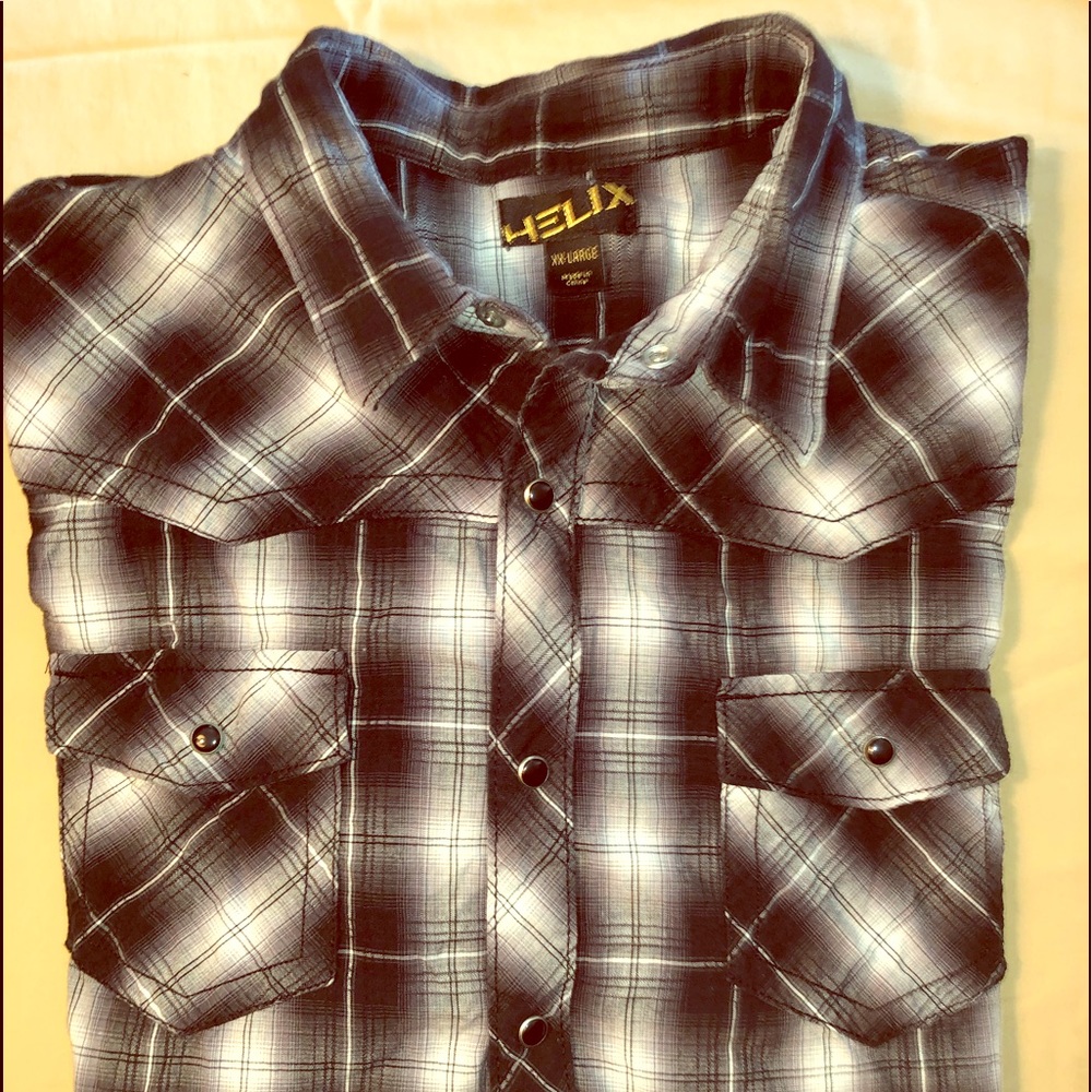Helix short sleeve button down shirt
